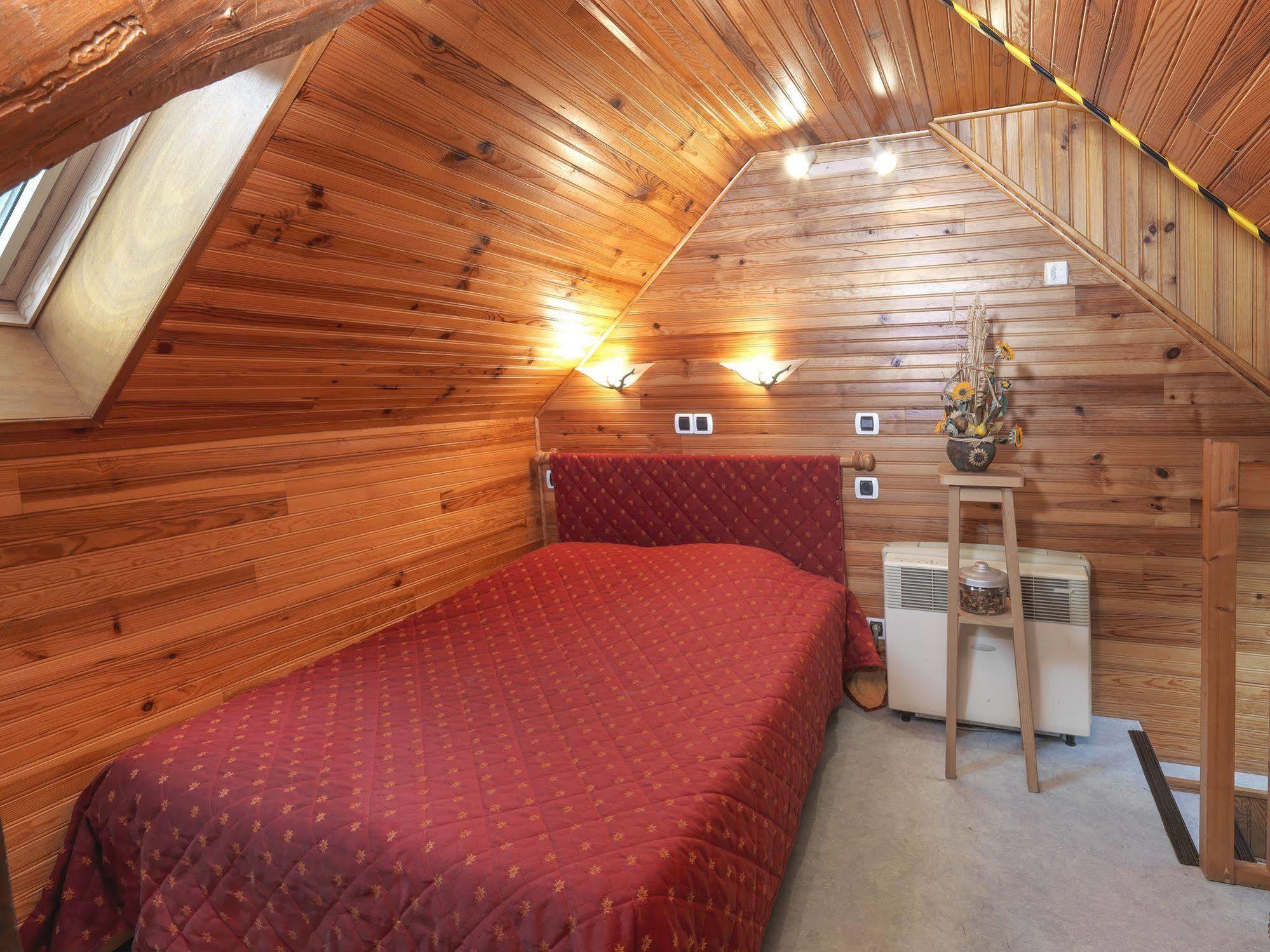 Auberge De L'Isard 圣但尼 外观 照片