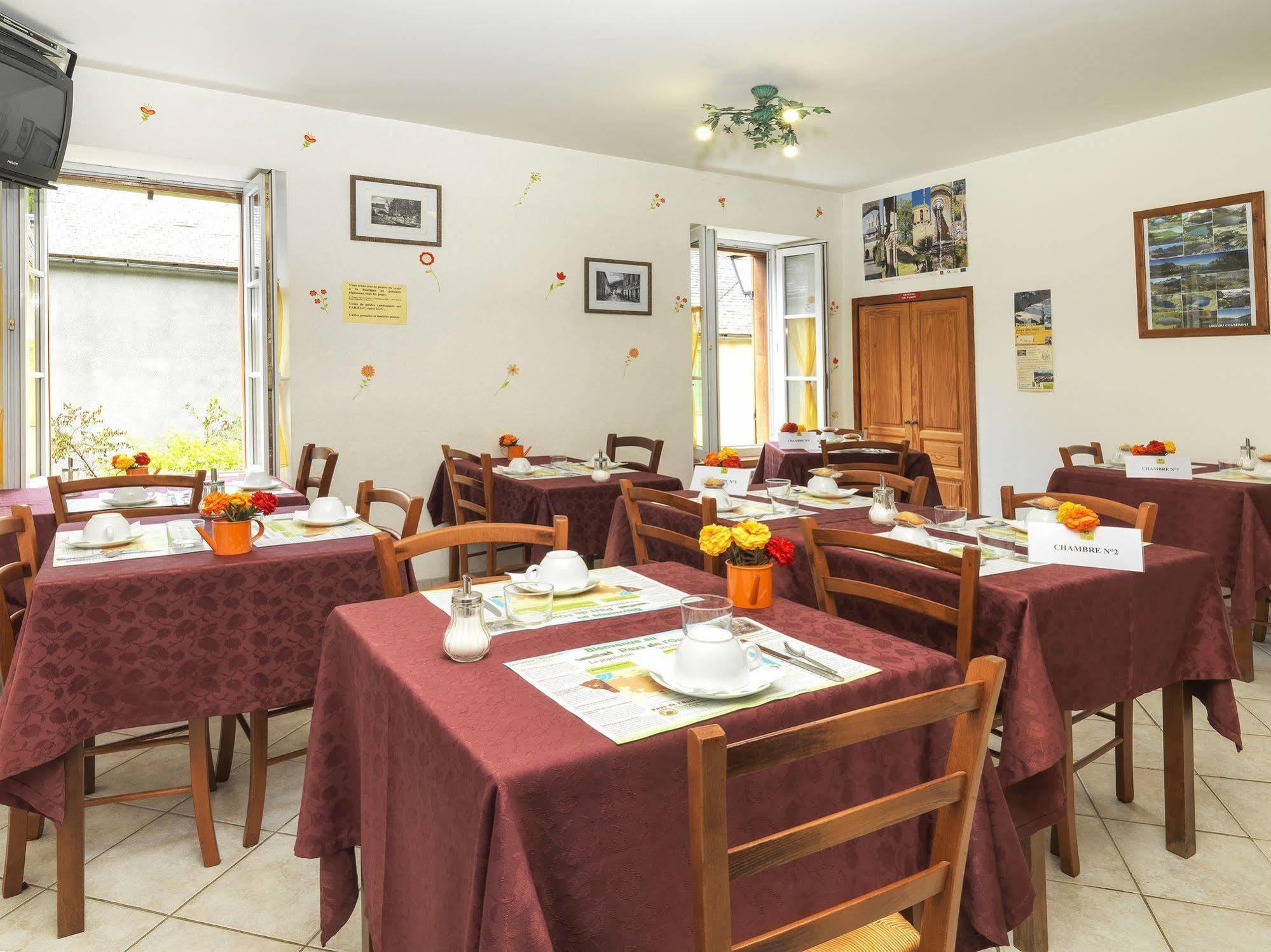 Auberge De L'Isard 圣但尼 外观 照片
